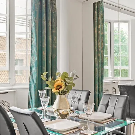 Dream Key Chelsea: Serviced Apartment with Netflix London Exterior photo